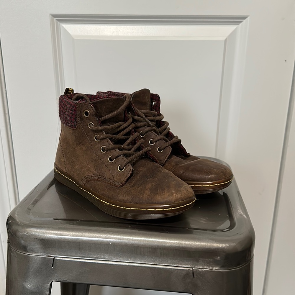 DR MARTENS | Maelly Padded Collar Leather Sneakers | W 6